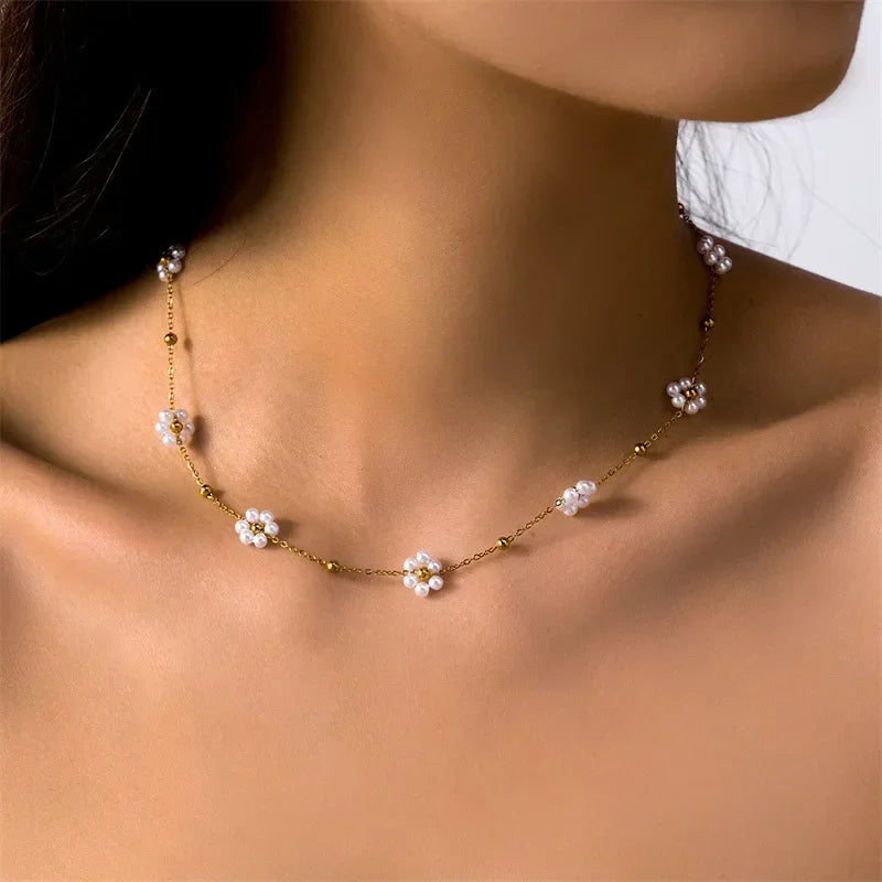 Perlenblumen-Halskette Armband