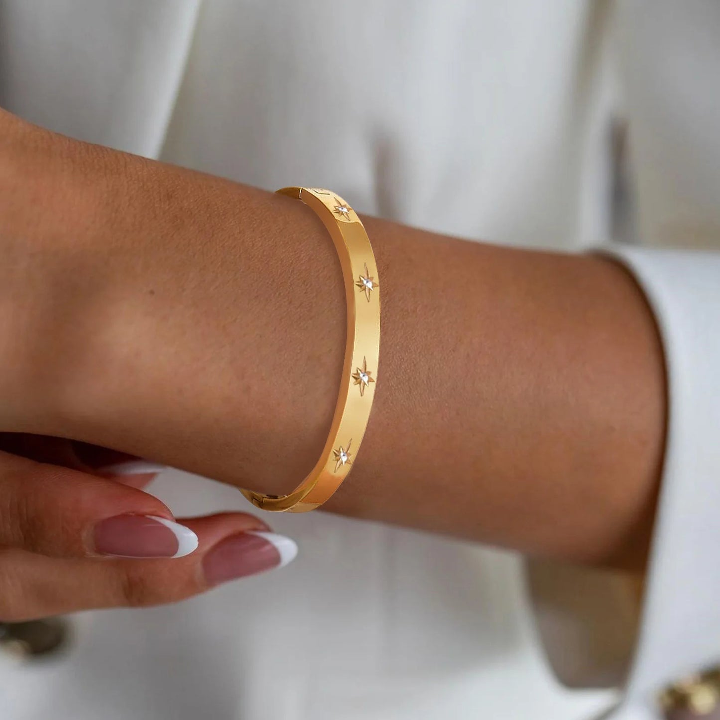Offenes verstellbares Stern Starburst Manschette Armreif für Frauen Edelstahl Zirkonia Inlay Charm geschichteten Schmuck