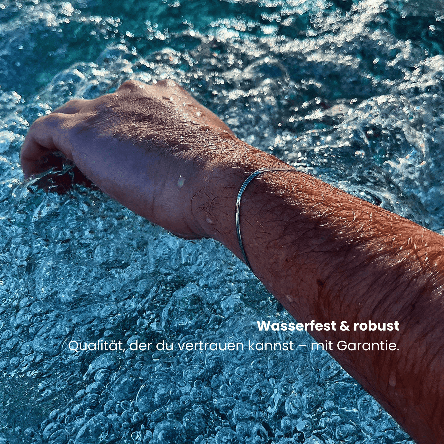 Edelstahl Armband, geflochten mit AURELL Logo im Wasser