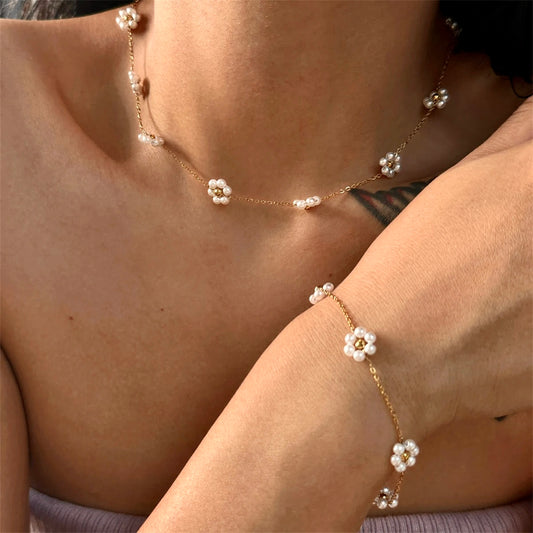 Perlenblumen-Halskette Armband