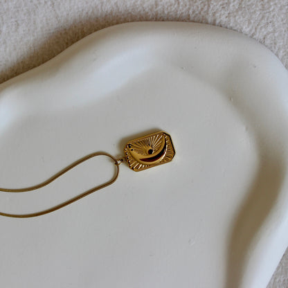 Mond Kette Gold Frauen auf Keramik Tablett